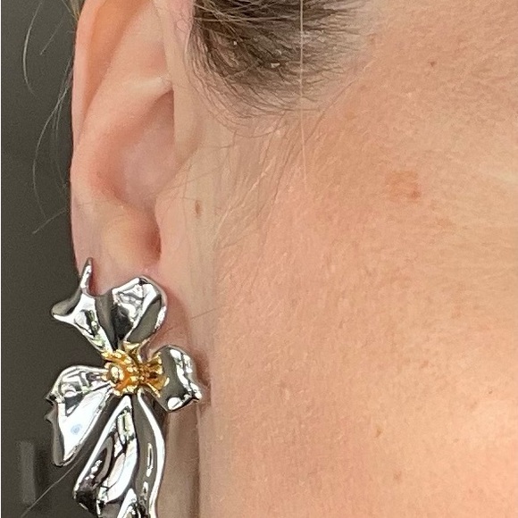 Celine Flower earrings - Picture 7 of 9